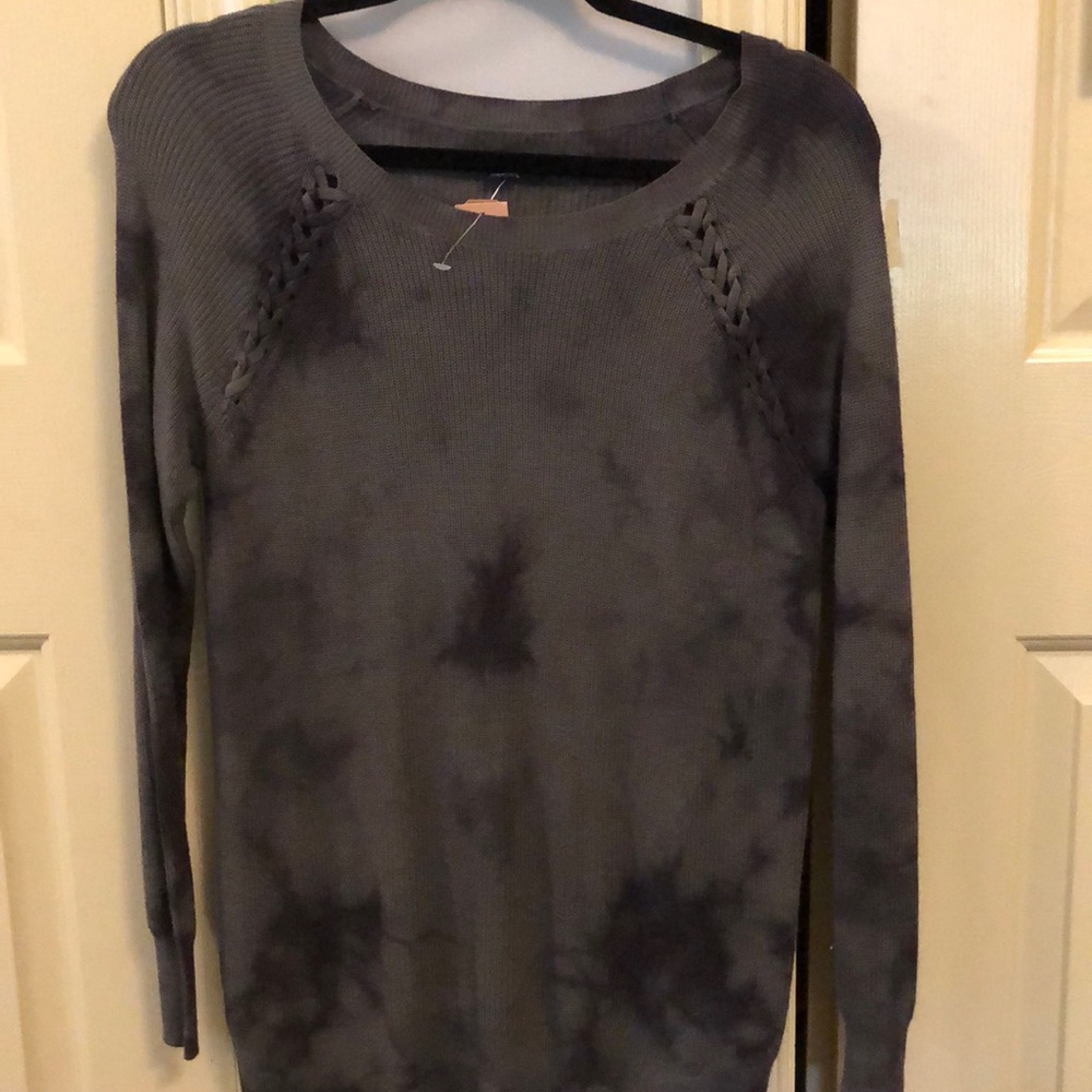 american eagle sweater never worn